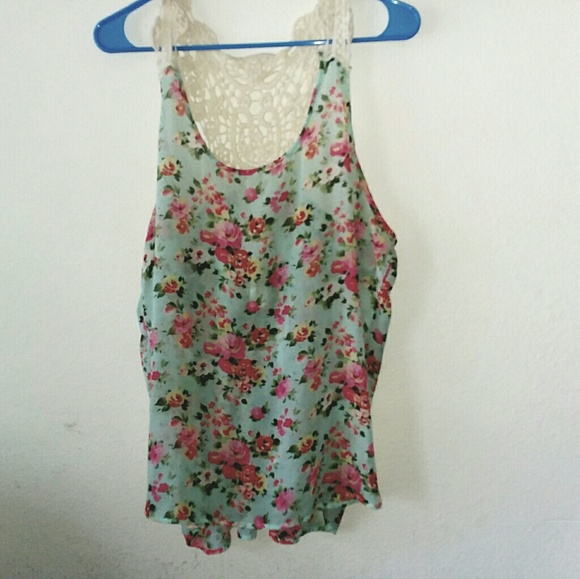 A nice colorful tacktop - Picture 1 of 3